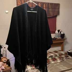 It’s beautiful Cejon Women One size Black Poncho Wrap
